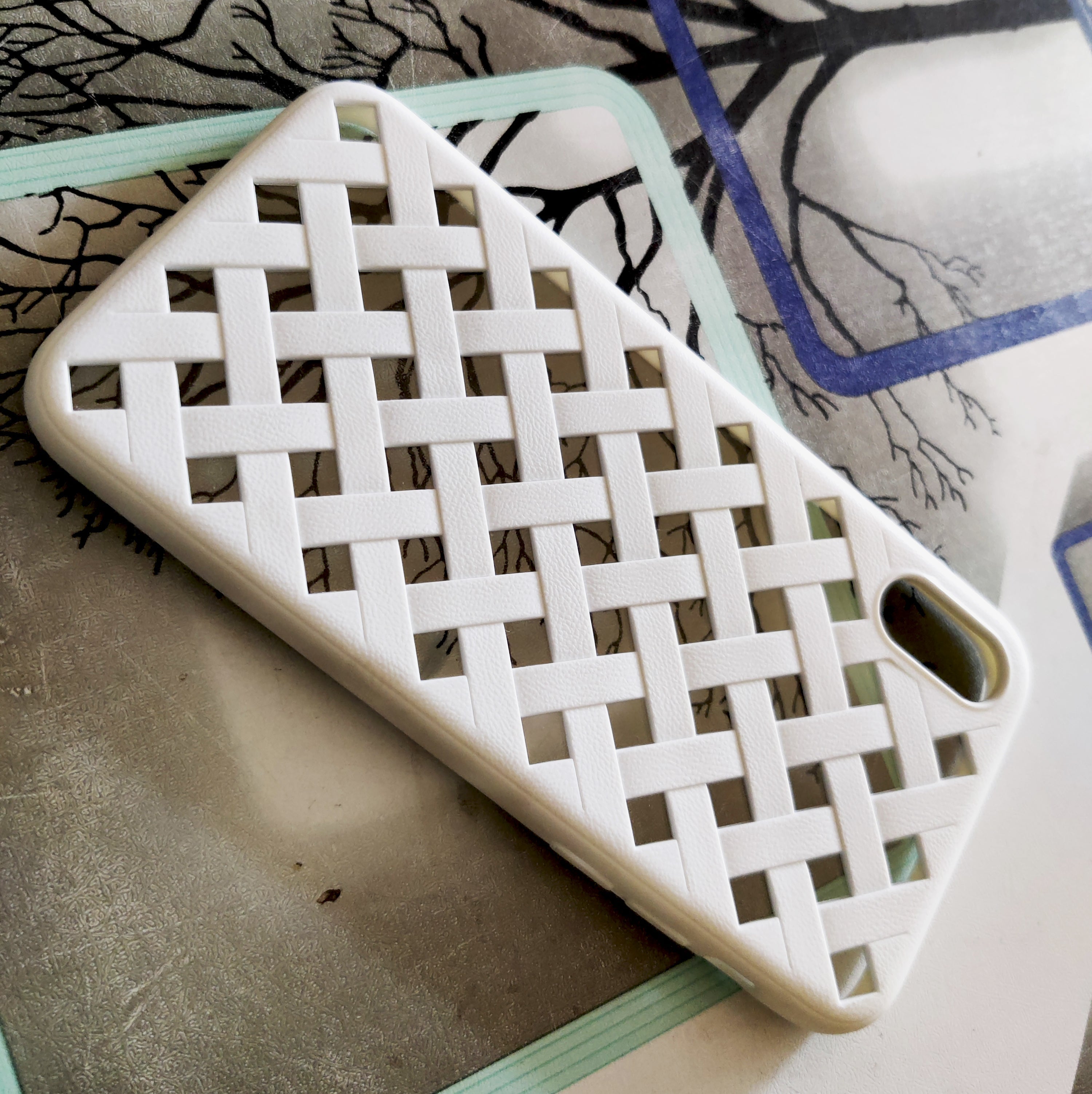 Henks Premium Hollow Grid Weave Case For iPhone X/XS-White