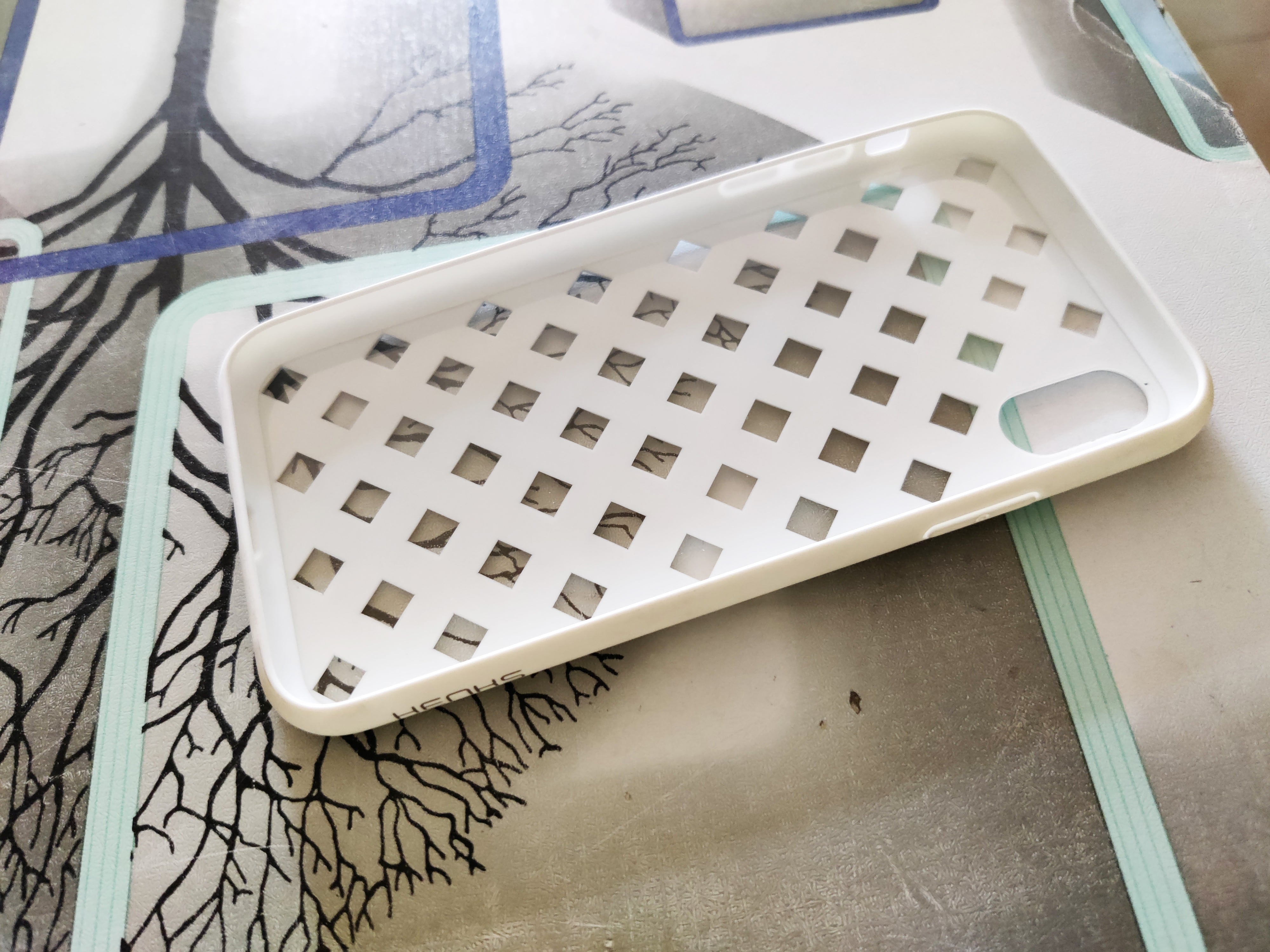 Henks Premium Hollow Grid Weave Case For iPhone X/XS-White