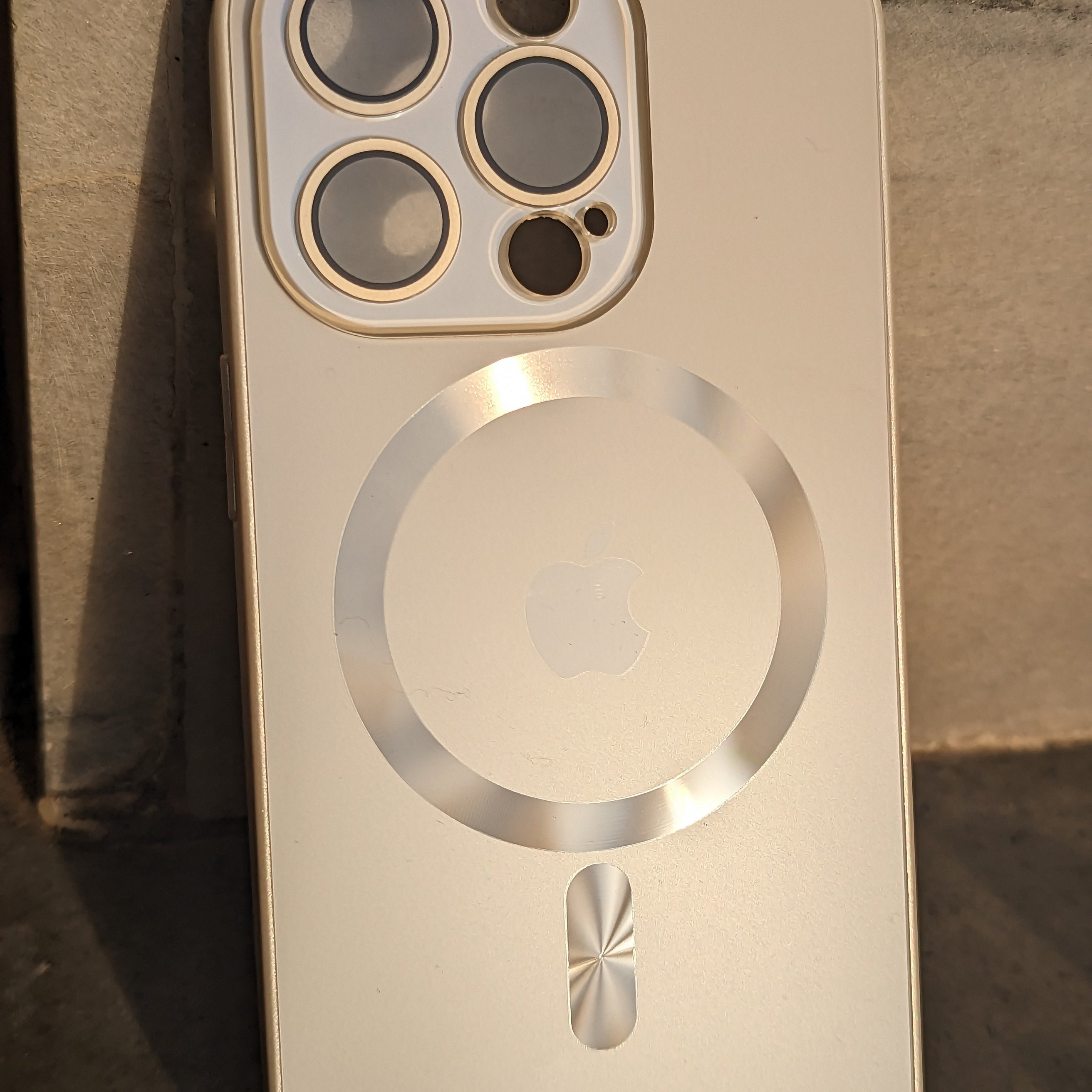 Glossy Electroplated Camera Lens Protection Magsafe Case For iPhone 14 Pro