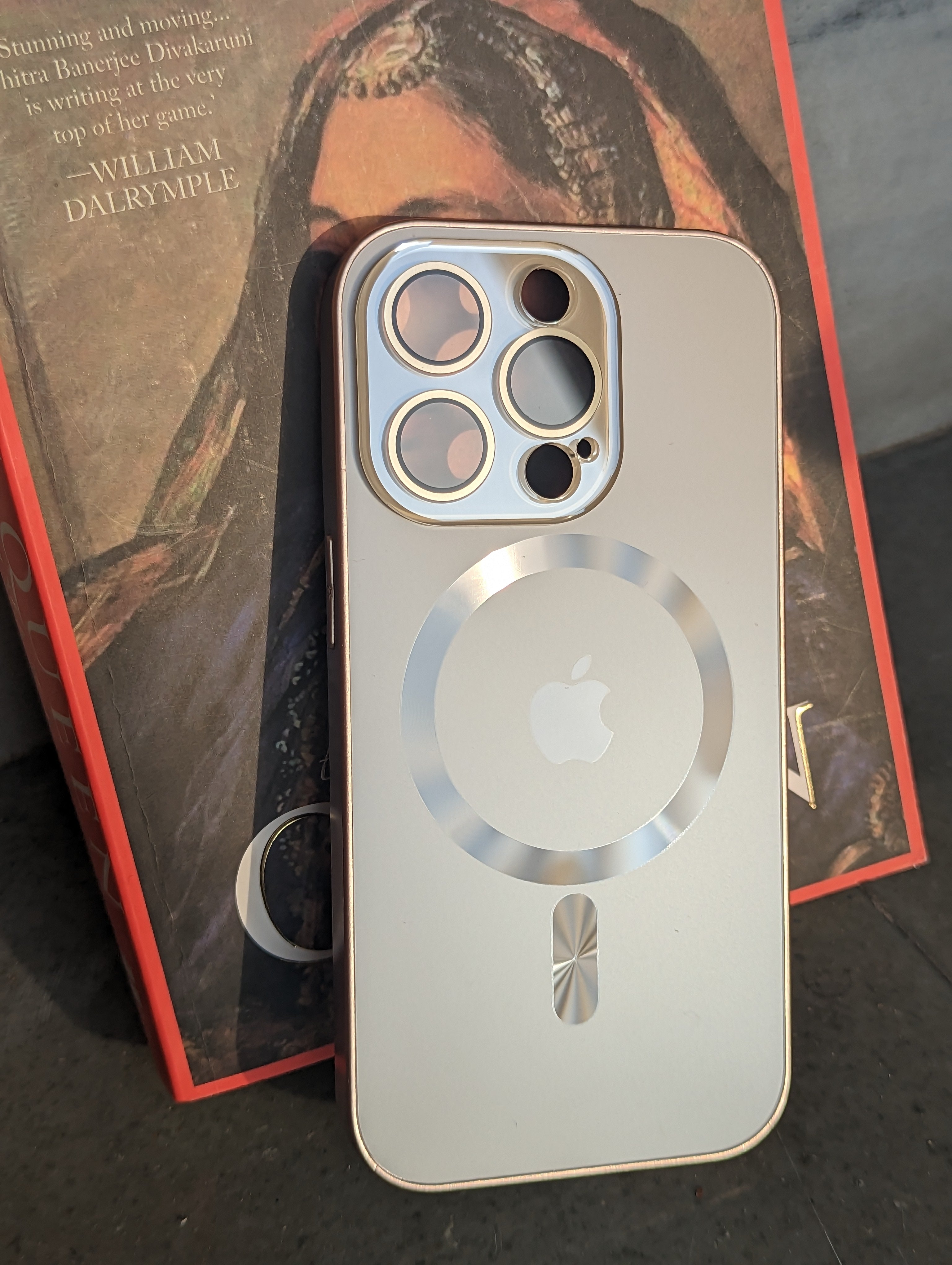 Glossy Ultra Thin Electroplated Camera Lens Protection With Magsafe For iPhone